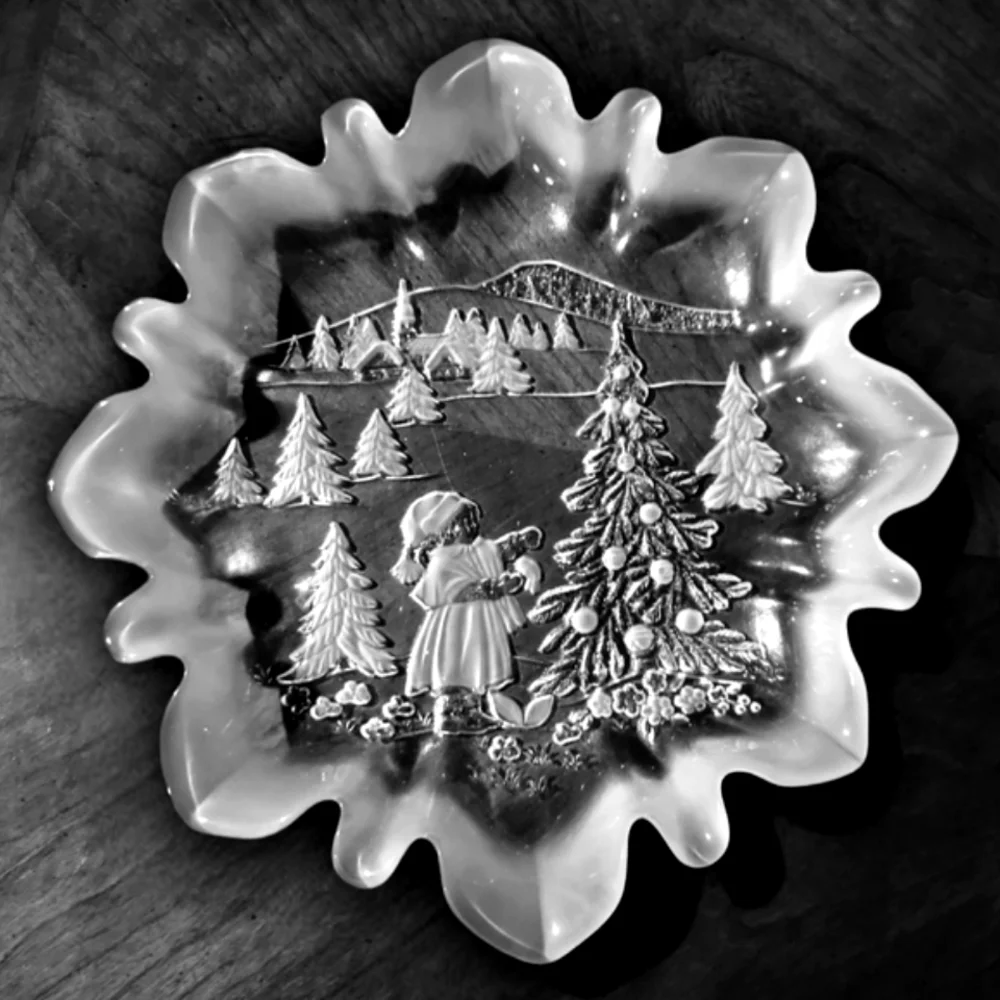 Vtg Clear Frosted Crystal Christmas Tree Girl Serving Bowl Dish Candy